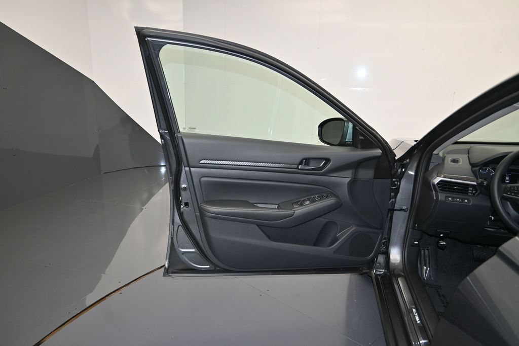 New 2026 Nissan Altima 2.5 SV w/ SV Special Edition Package FWD image 10