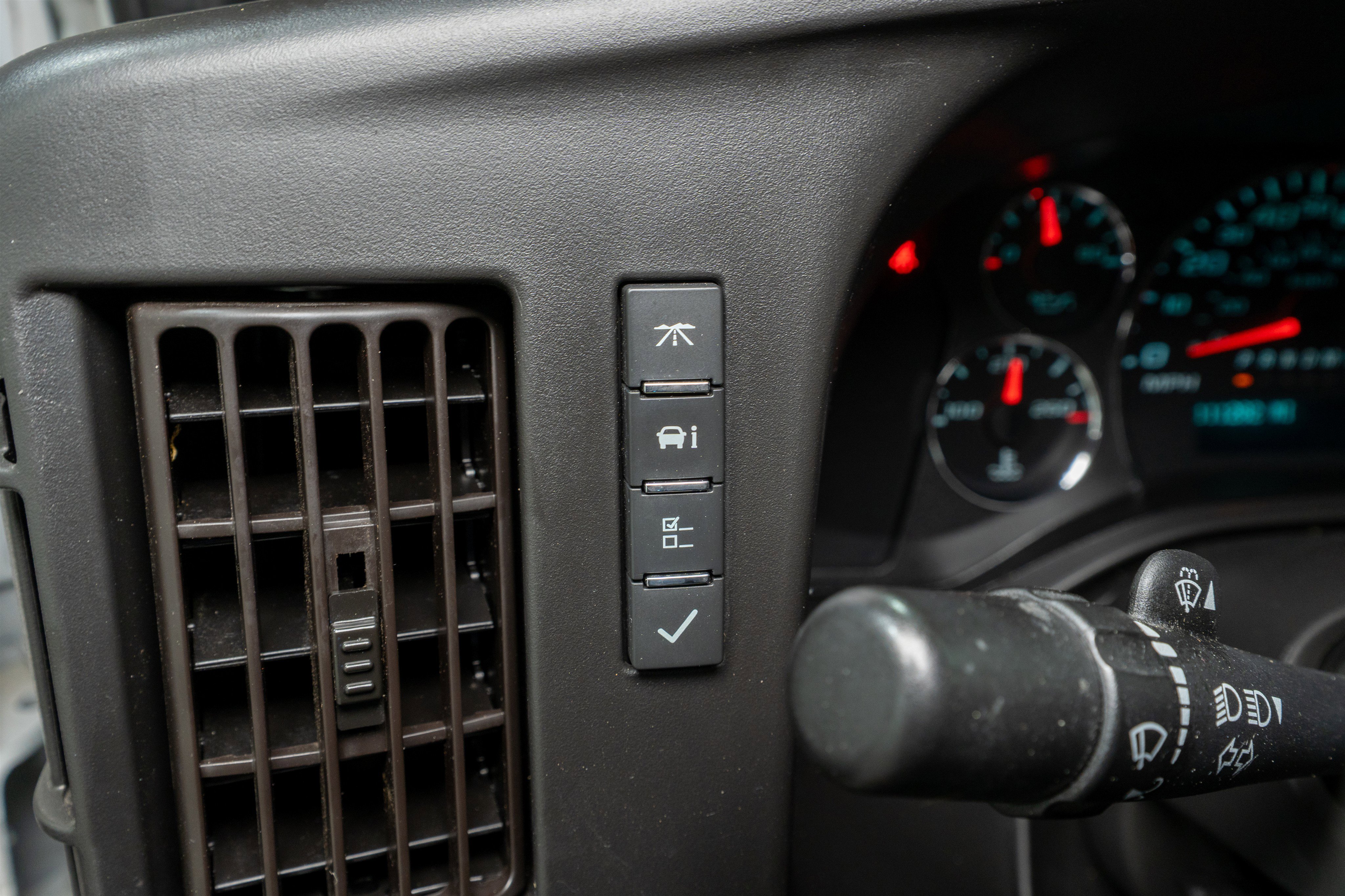 Used 2020 Chevrolet Express 2500 w/ Driver Convenience Package RWD image 25