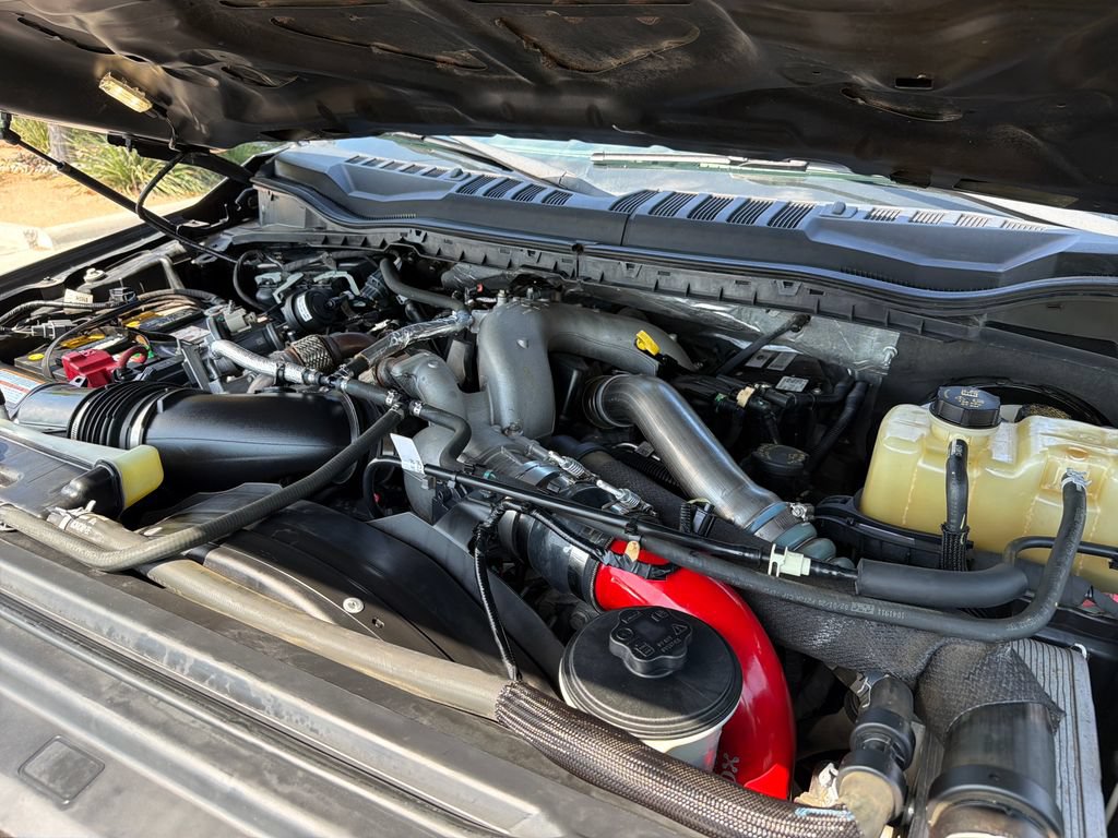 Used 2020 Ford F250 Lariat w/ Tremor Off-Road Package AWD/4WD image 18