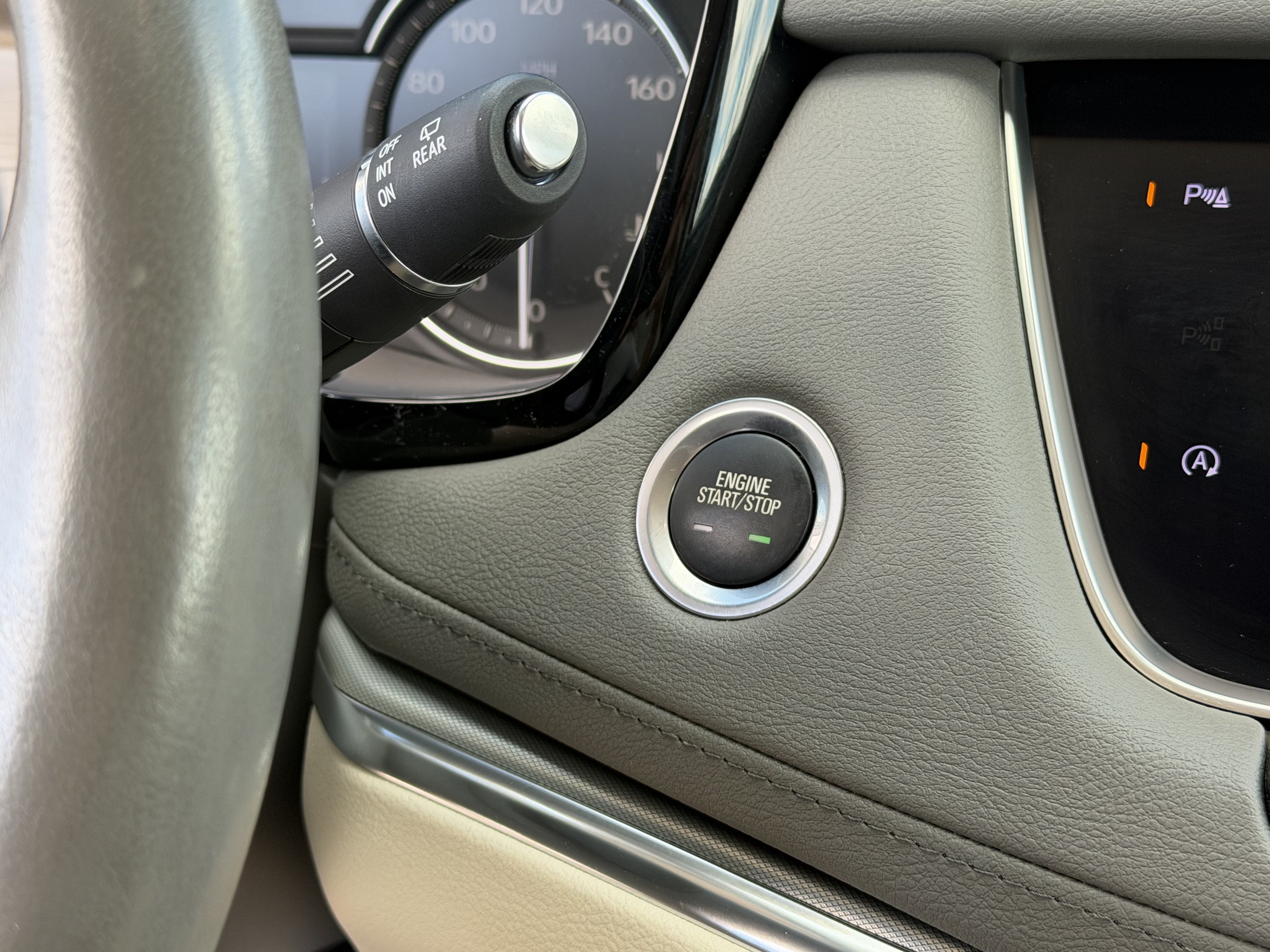 Used 2020 Cadillac XT5 Premium Luxury FWD image 24