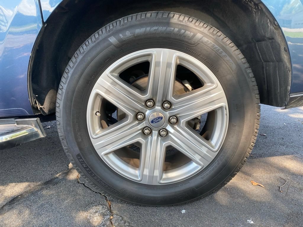 Used 2019 Ford Expedition Max XLT w/ Equipment Group 202A AWD/4WD image 32