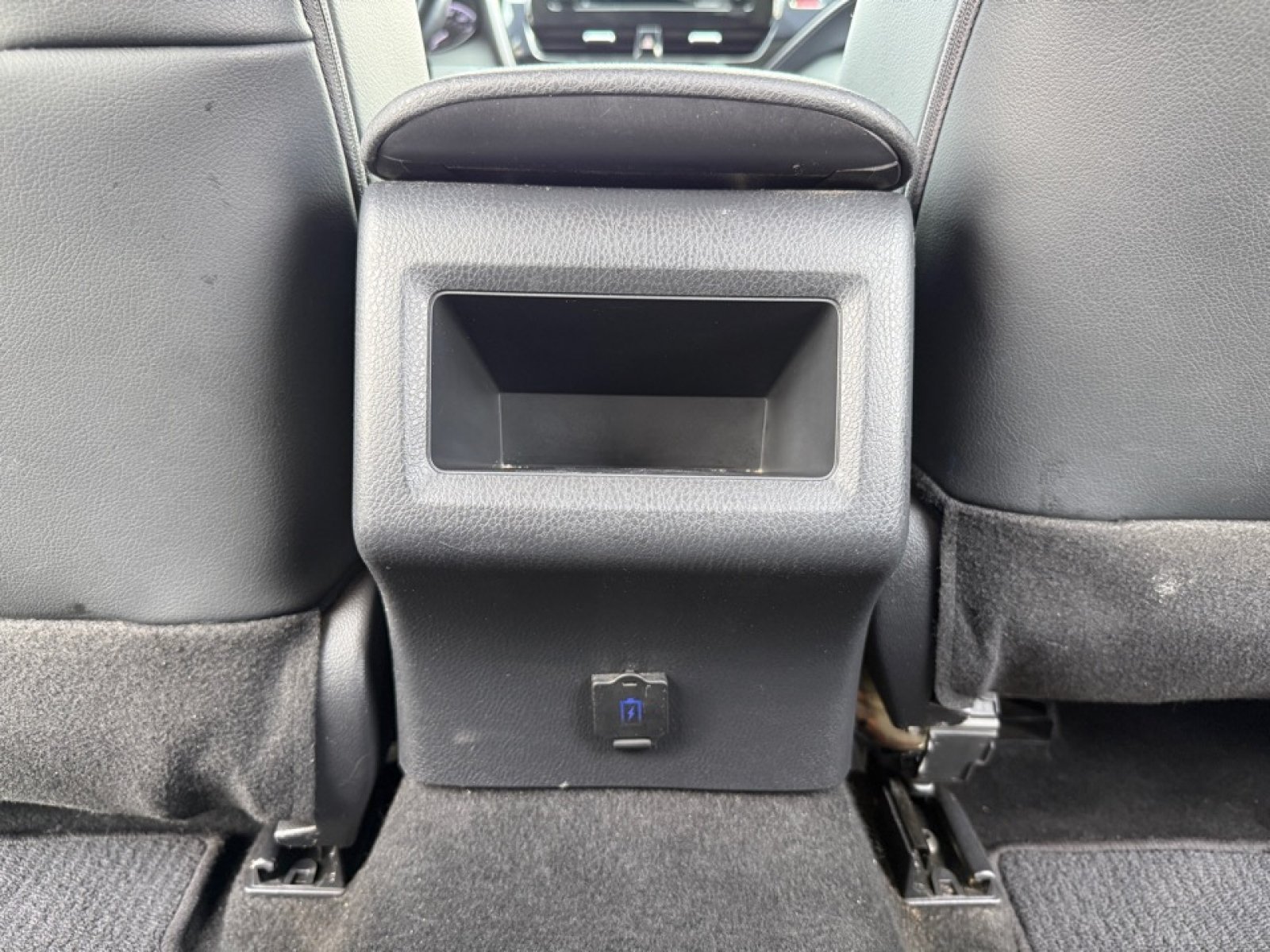 Used 2022 Toyota Camry SE w/ Convenience Package FWD image 30