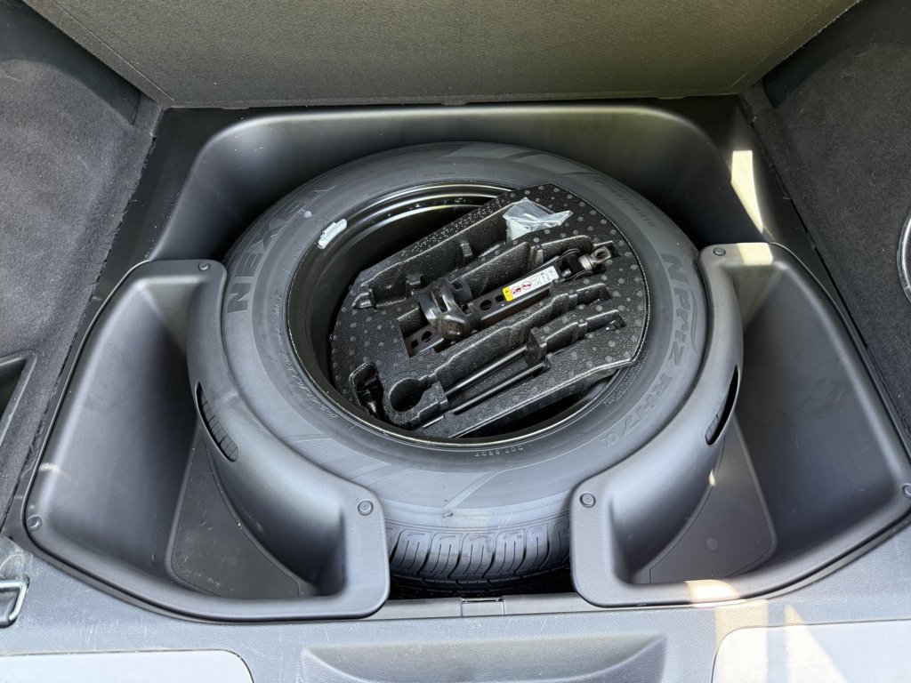 Used 2020 Jeep Grand Cherokee Summit AWD/4WD image 17