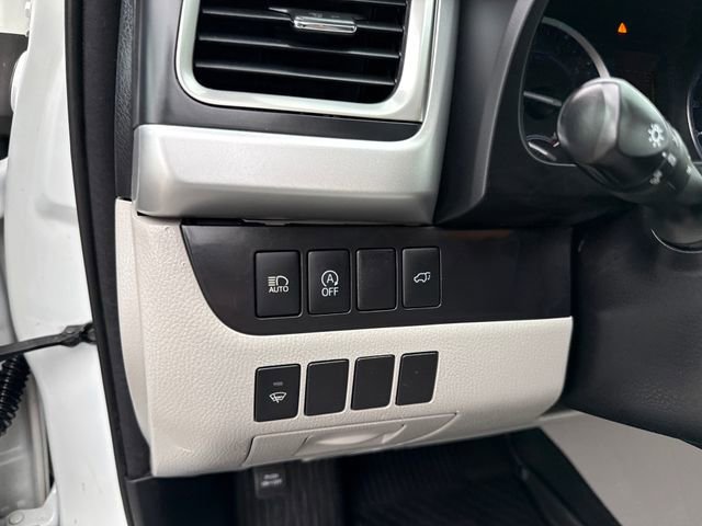 Used 2017 Toyota Highlander XLE AWD/4WD image 15
