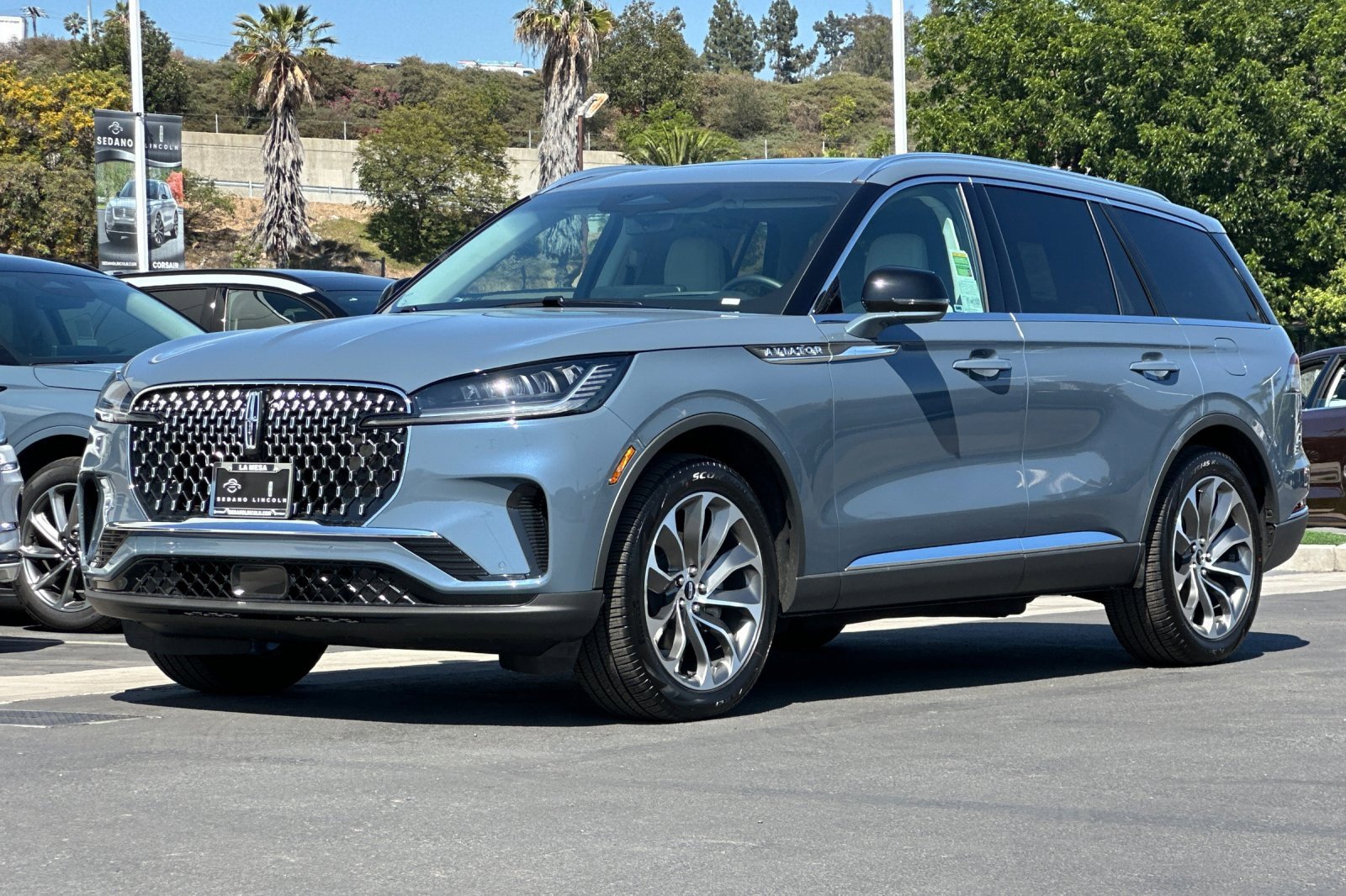 New 2025 Lincoln Aviator Reserve w/ Luxury Package image 7