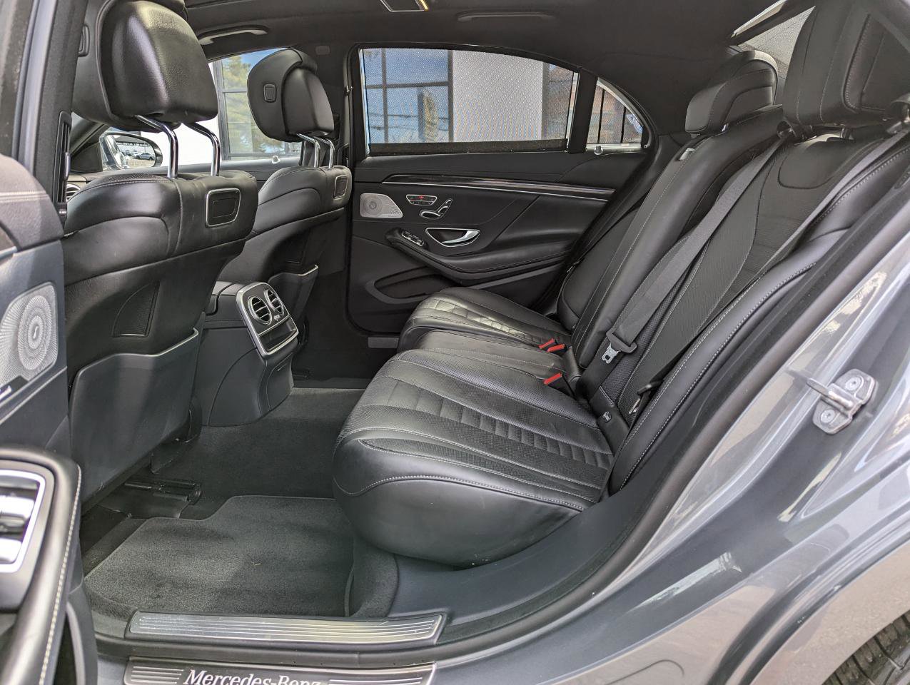 Used 2019 Mercedes-Benz S 560 4MATIC Sedan image 41