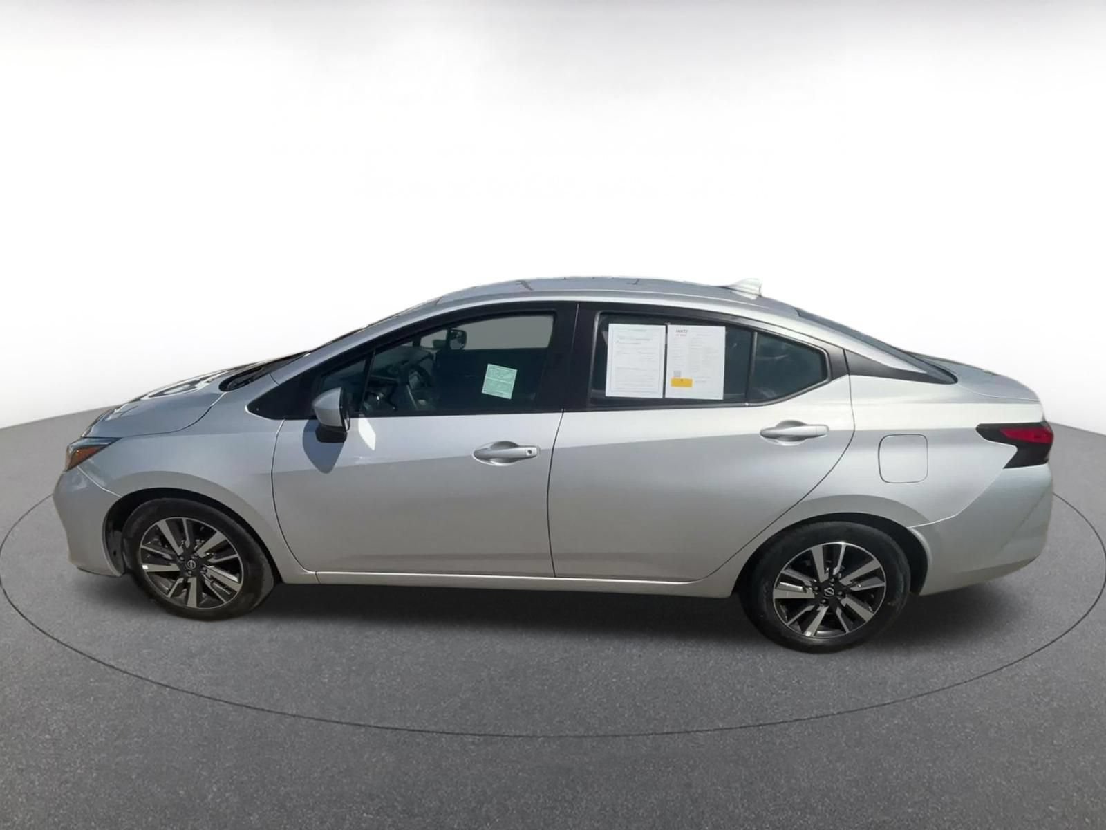Used 2025 Nissan Versa SV FWD image 8
