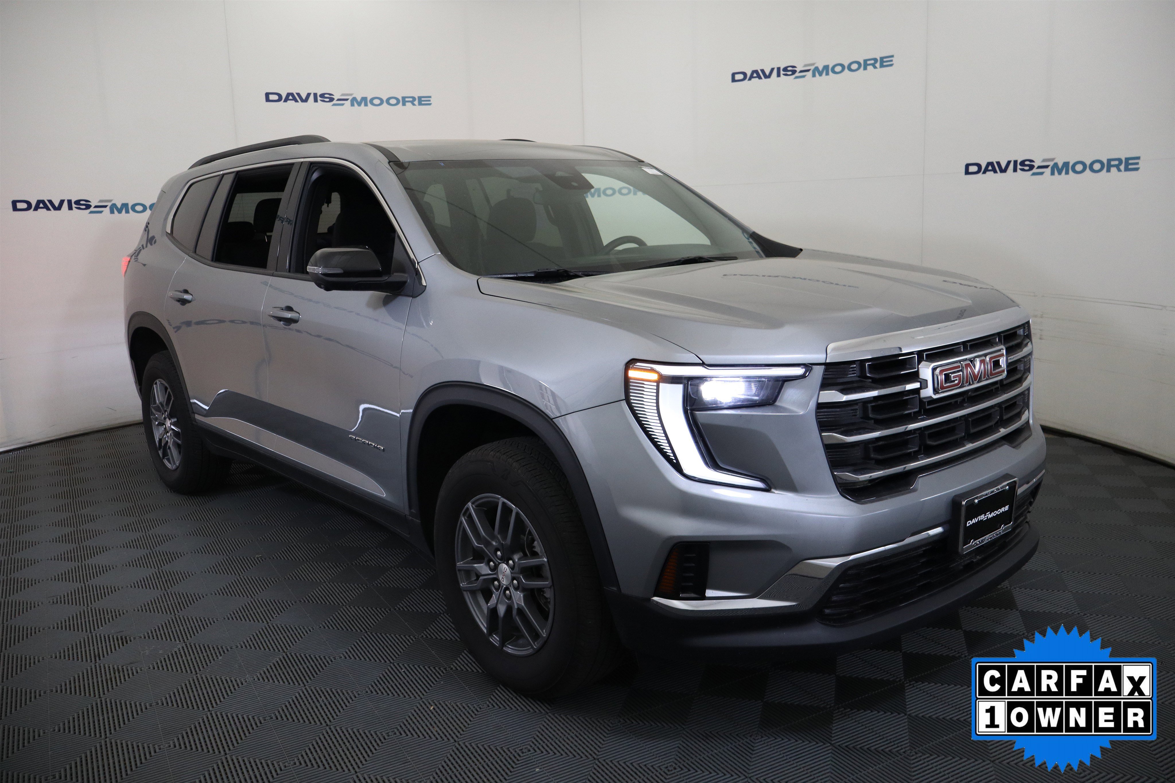 Used 2025 GMC Acadia Elevation AWD/4WD image 3