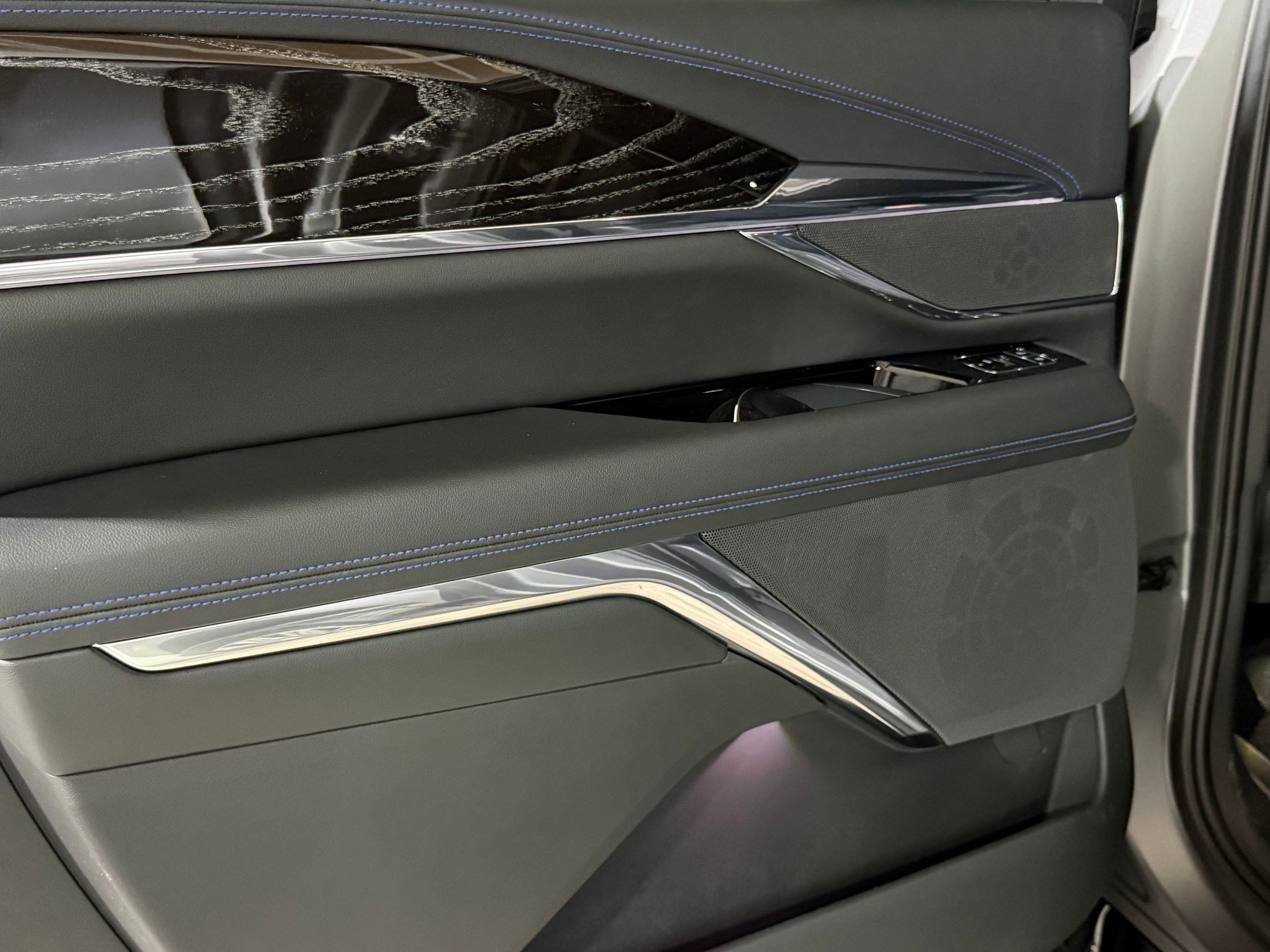New 2026 Cadillac Escalade IQ Luxury 1 AWD/4WD image 38