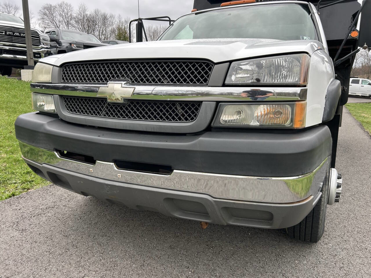 Used 2004 Chevrolet Silverado 3500 2WD Regular Cab image 8