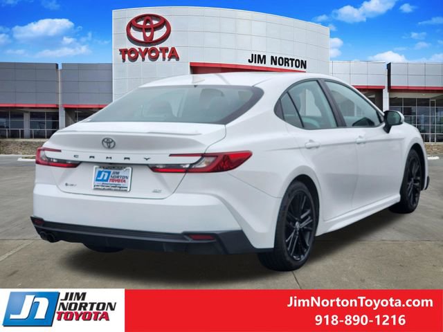 Used 2025 Toyota Camry SE FWD image 5