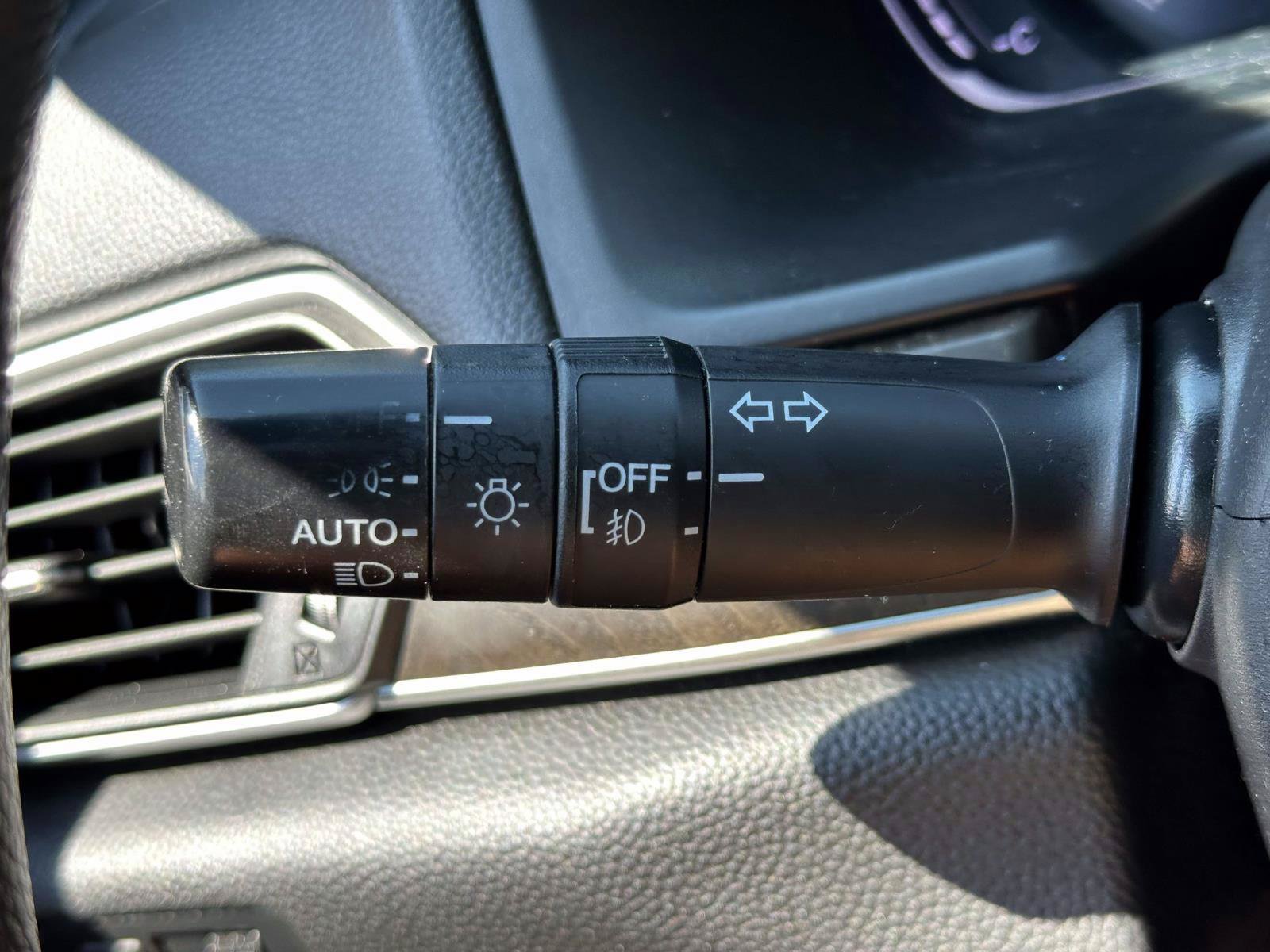 Used 2019 Honda Accord EX image 30