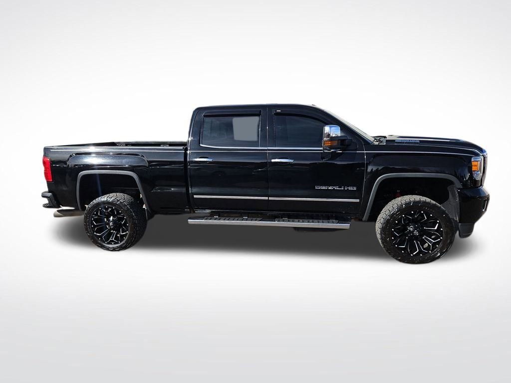 Used 2017 GMC Sierra 2500 Denali w/ Duramax Plus Package image 13