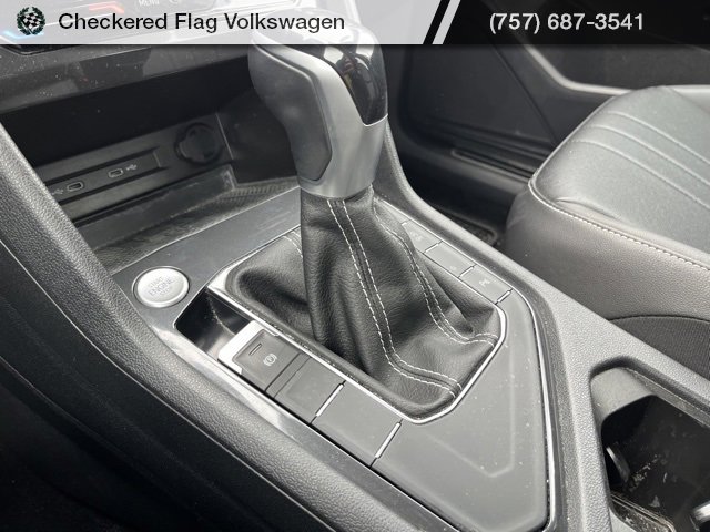 Used 2022 Volkswagen Tiguan SE R-Line image 40
