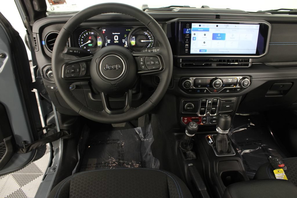 Used 2025 Jeep Wrangler Unlimited Rubicon 4xe AWD/4WD image 10