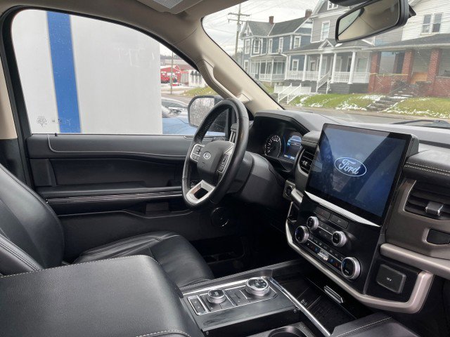 Certified 2023 Ford Expedition Max XLT image 6