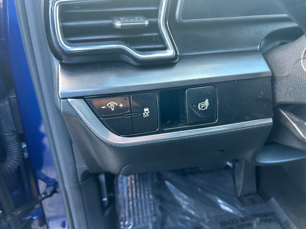 Used 2025 Kia Sportage EX FWD image 34