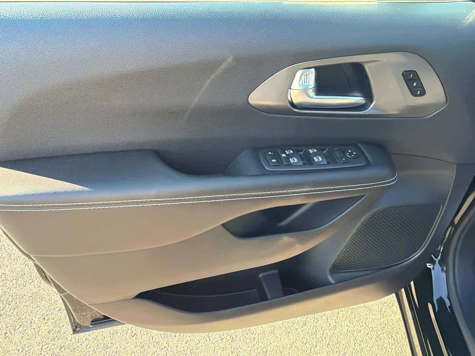 New 2026 Chrysler Pacifica Select image 18