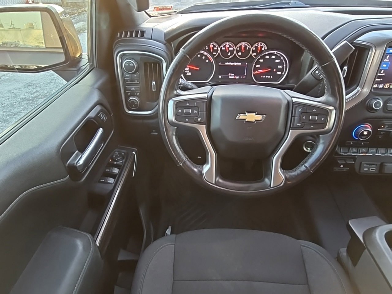 Used 2020 Chevrolet Silverado 1500 LT w/ All-Star Edition image 31
