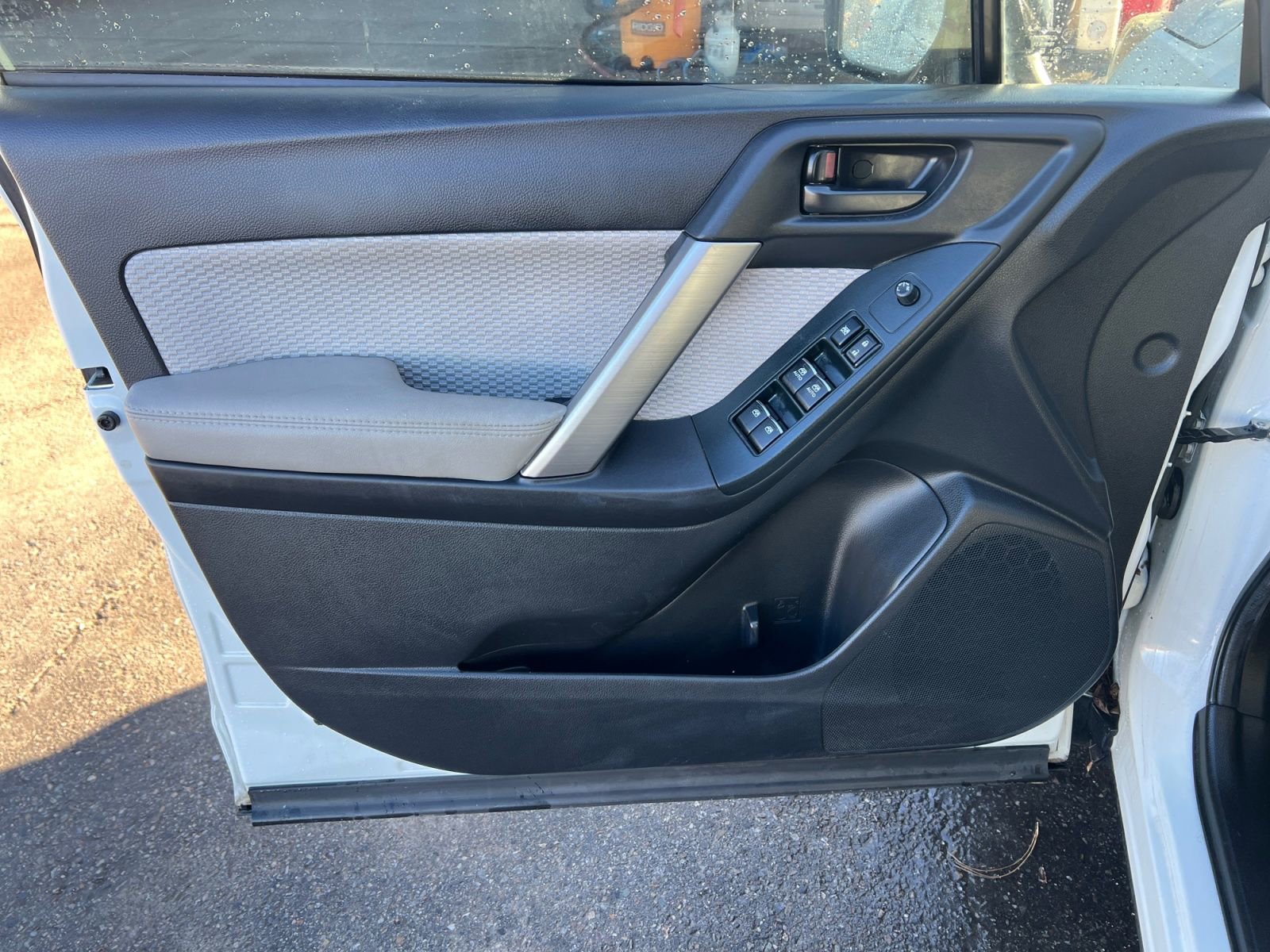 Used 2018 Subaru Forester 2.5i w/ Alloy Wheel Package image 19