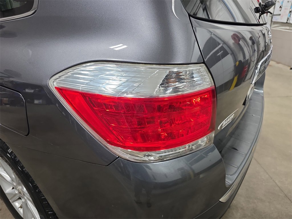 Used 2012 Toyota Highlander SE image 34