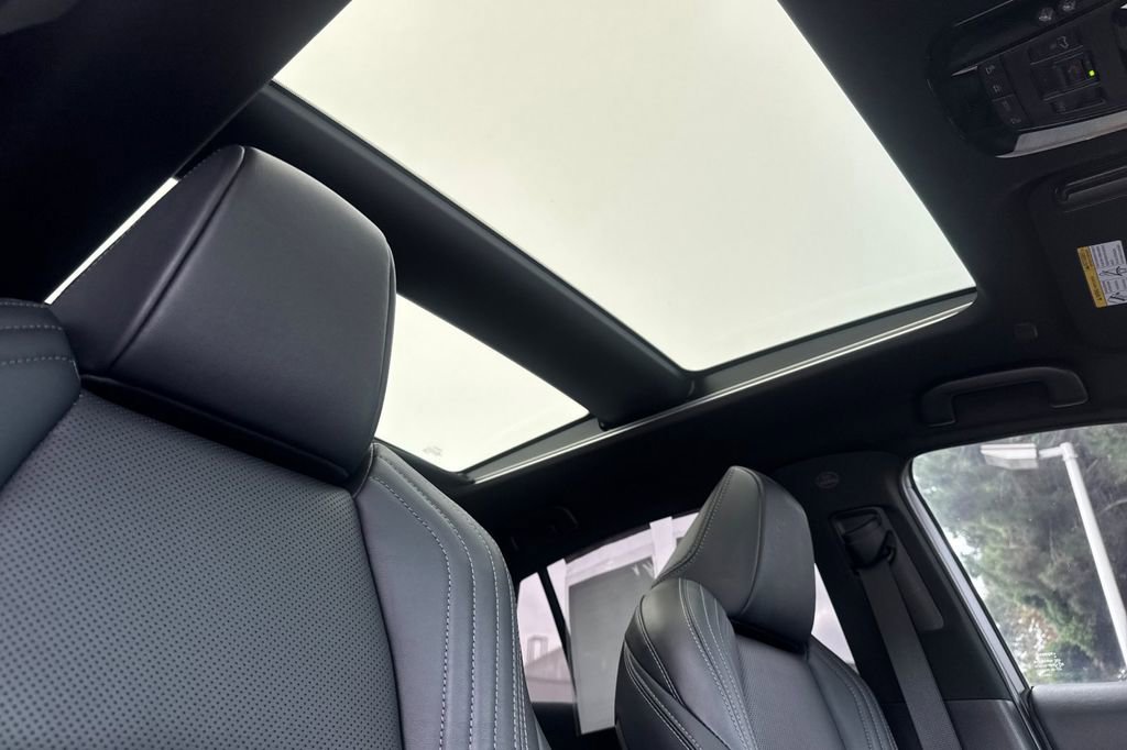 Certified 2024 Toyota Venza Limited image 16