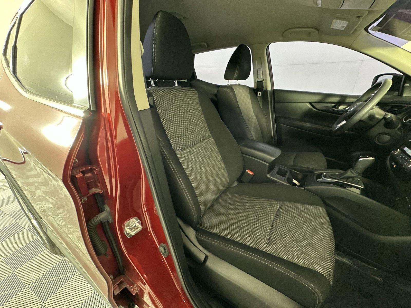 Used 2020 Nissan Rogue Sport SV FWD image 27
