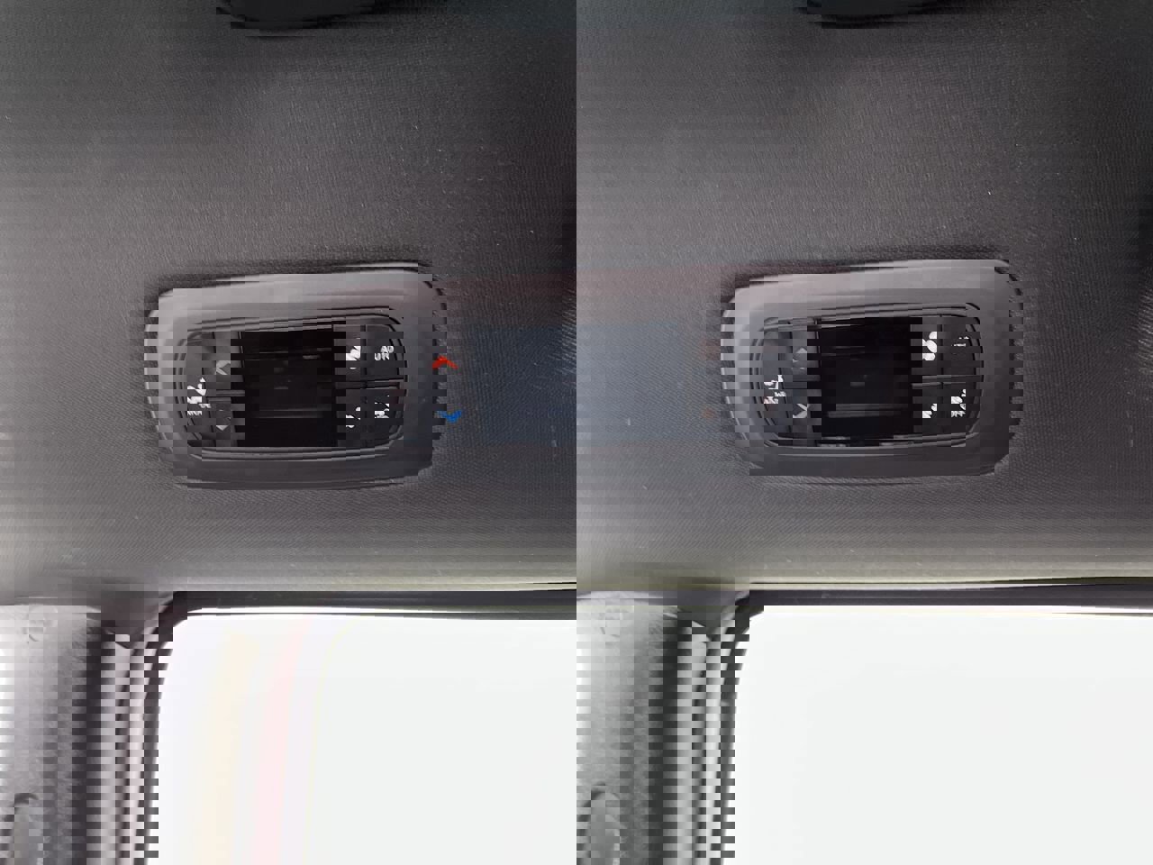 Used 2023 Chrysler Pacifica Touring image 12