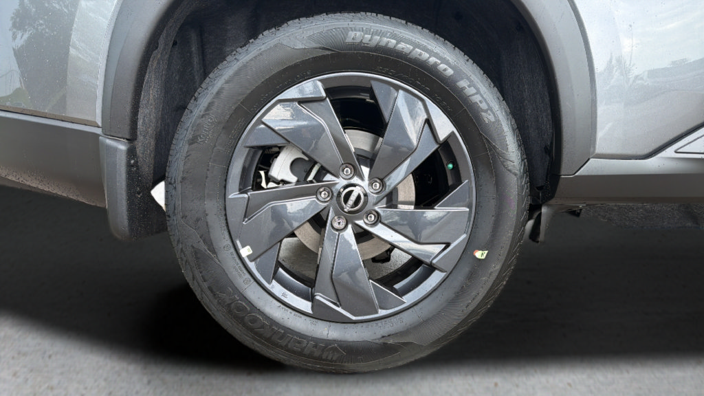 New 2026 Nissan Rogue SV AWD/4WD image 25