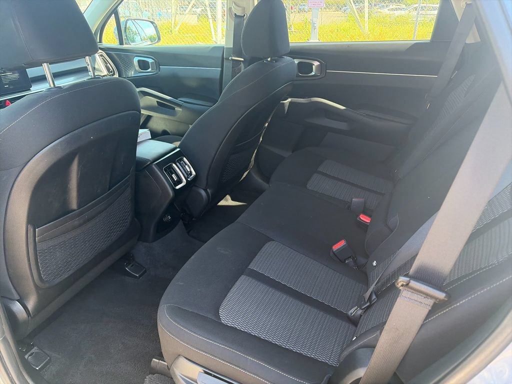 Used 2024 Kia Sorento LX FWD image 14