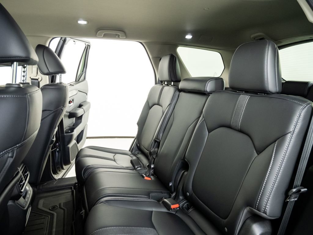 Used 2025 Honda Pilot EX-L image 18