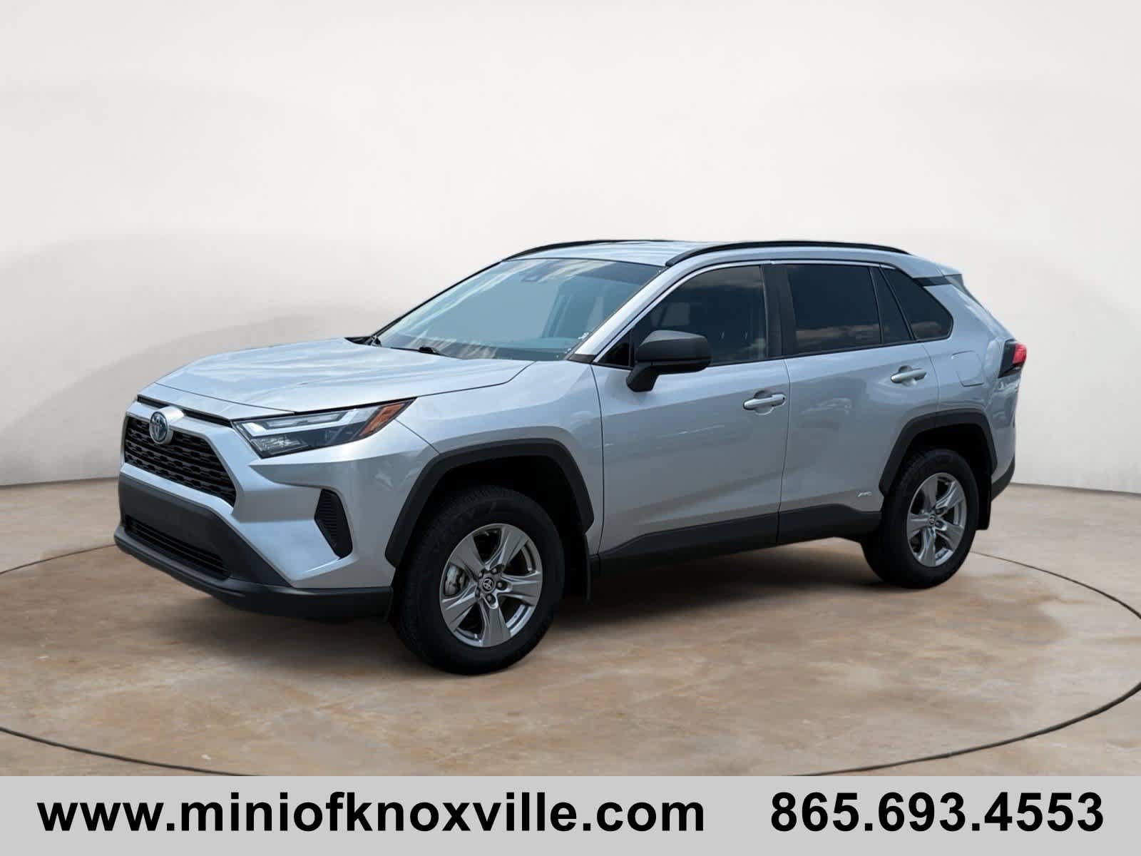 Used 2024 Toyota RAV4 LE AWD/4WD image 7