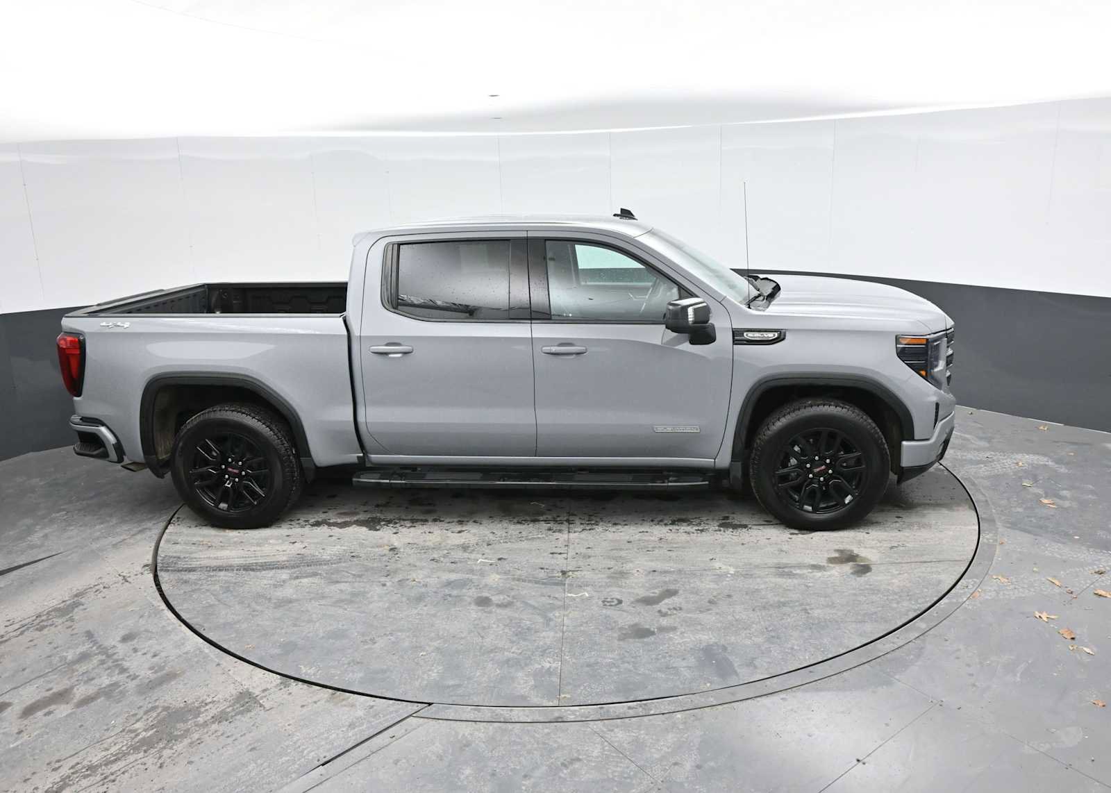 Used 2024 GMC Sierra 1500 Elevation w/ Elevation Premium Package image 18