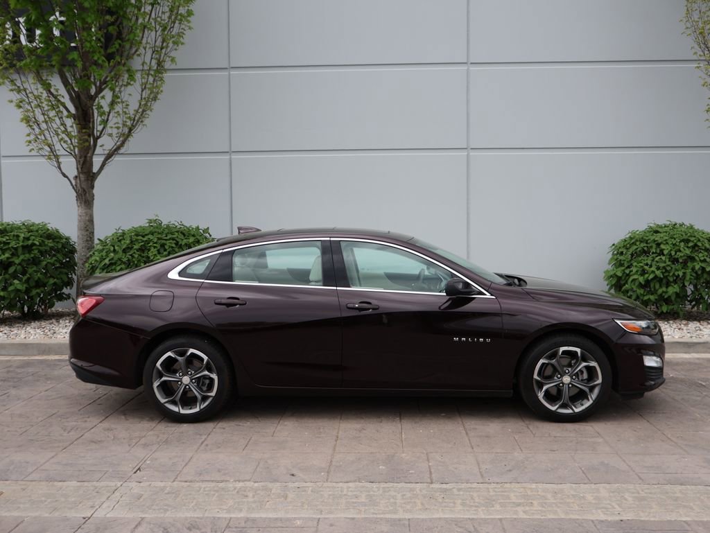 Used 2020 Chevrolet Malibu LT w/ Leather Package image 5