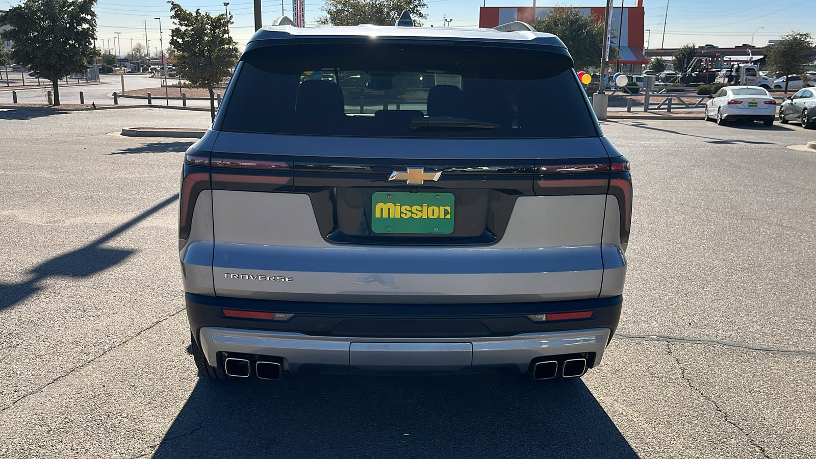 Used 2025 Chevrolet Traverse LT image 7