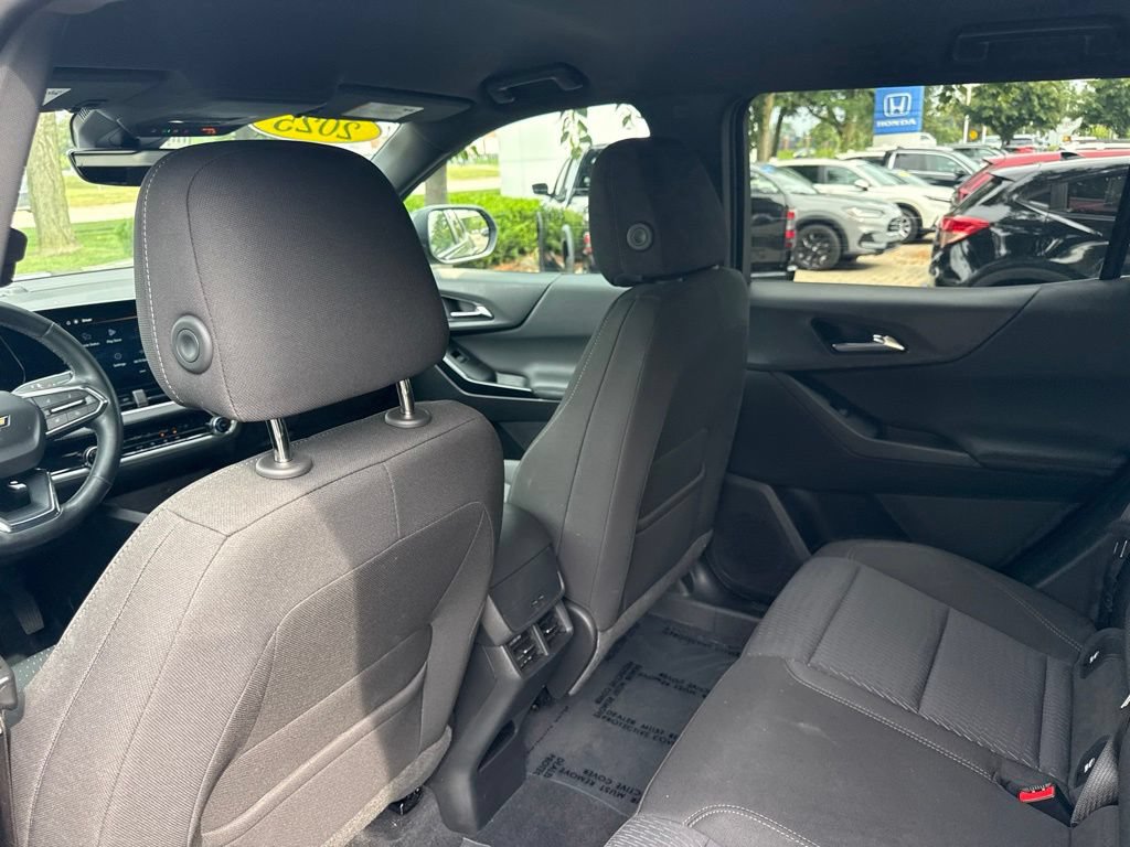 Used 2025 Chevrolet Equinox LT w/ Safety and Technology Package AWD/4WD image 13