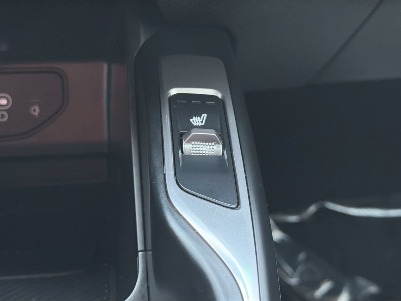 Used 2025 Kia Sorento S FWD image 25