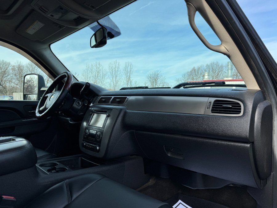 Used 2012 Chevrolet Silverado 3500 LTZ image 19