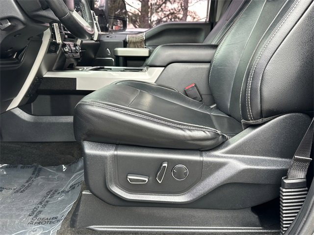 Used 2017 Ford F250 Lariat w/ Chrome Package image 9