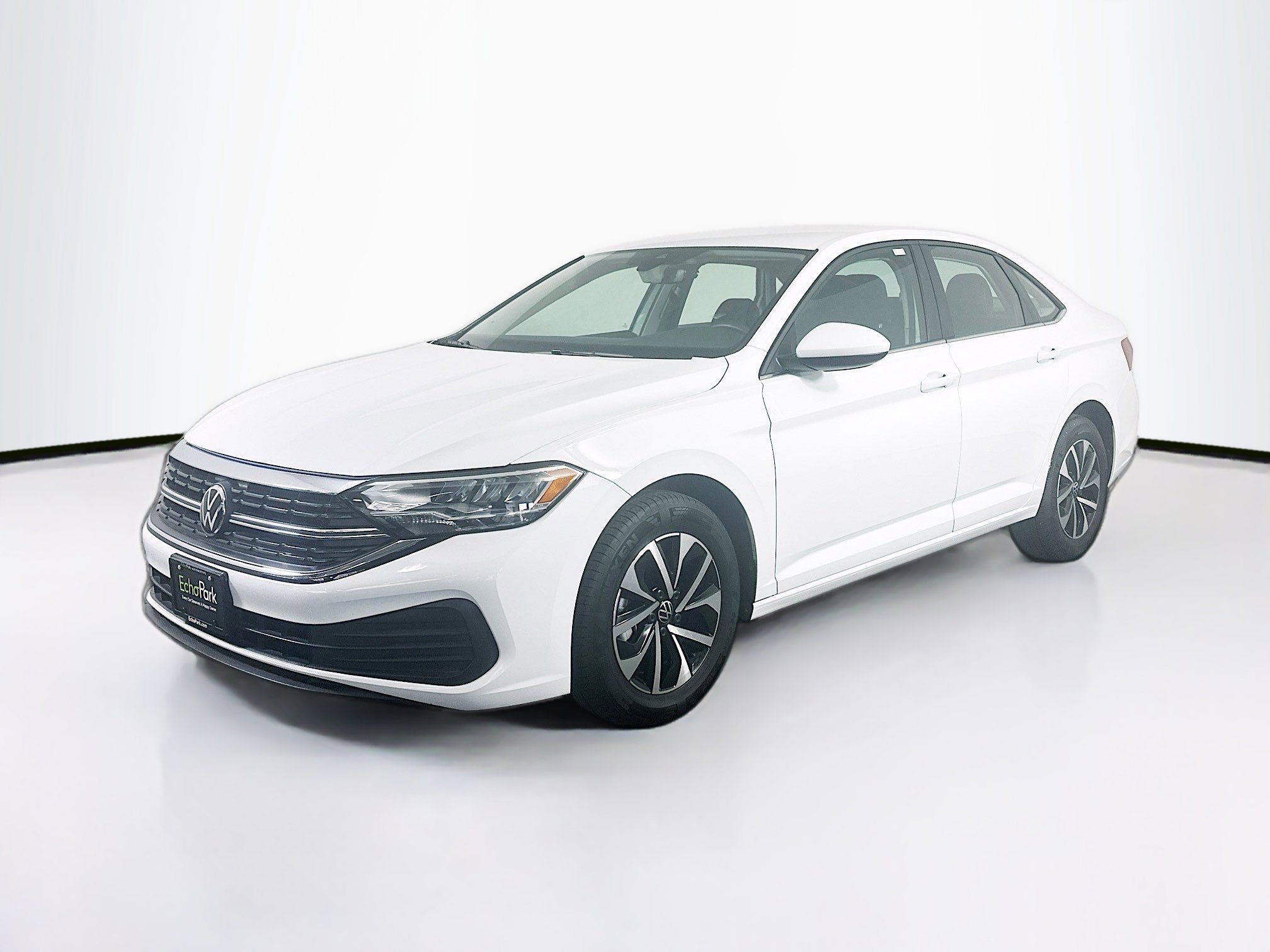 Used 2024 Volkswagen Jetta S image 3