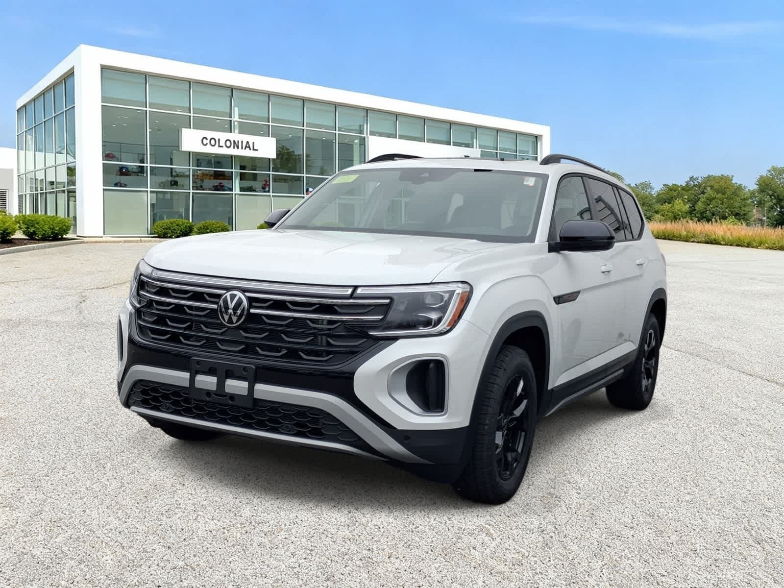New 2026 Volkswagen Atlas Peak Edition AWD/4WD image 1