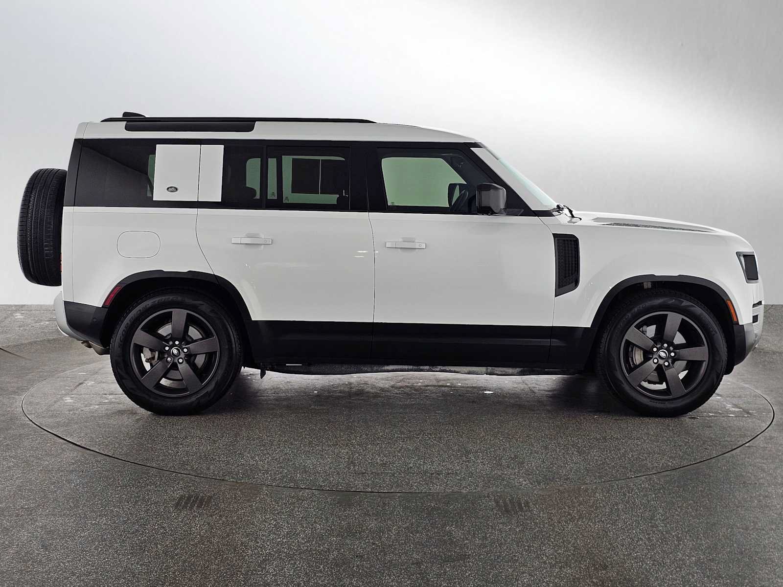 Used 2020 Land Rover Defender 110 HSE AWD/4WD image 6