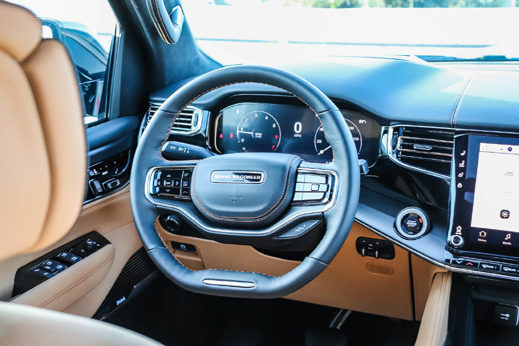New 2026 Jeep Grand Wagoneer L Summit AWD/4WD image 16