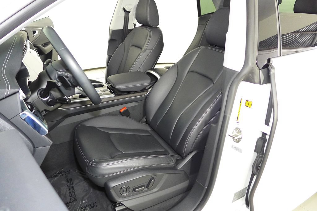 Used 2023 Audi Q8 Premium w/ Convenience Package AWD/4WD image 22