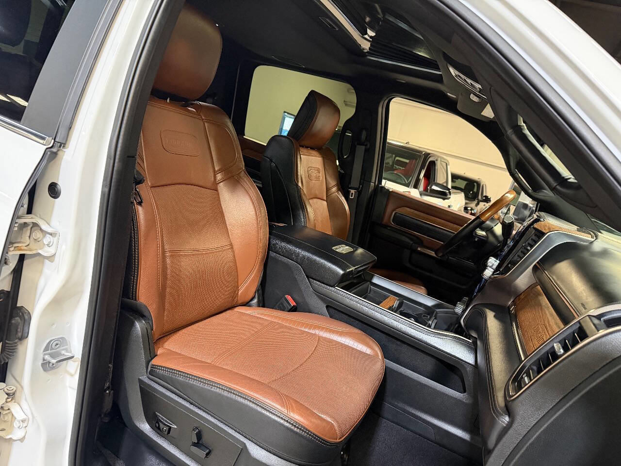 Used 2019 RAM 2500 Limited image 19