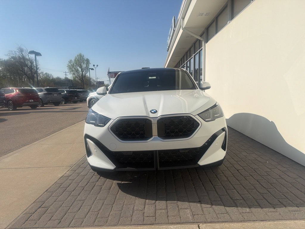 New 2026 BMW X2 xDrive28i w/ Convenience Package AWD/4WD image 2