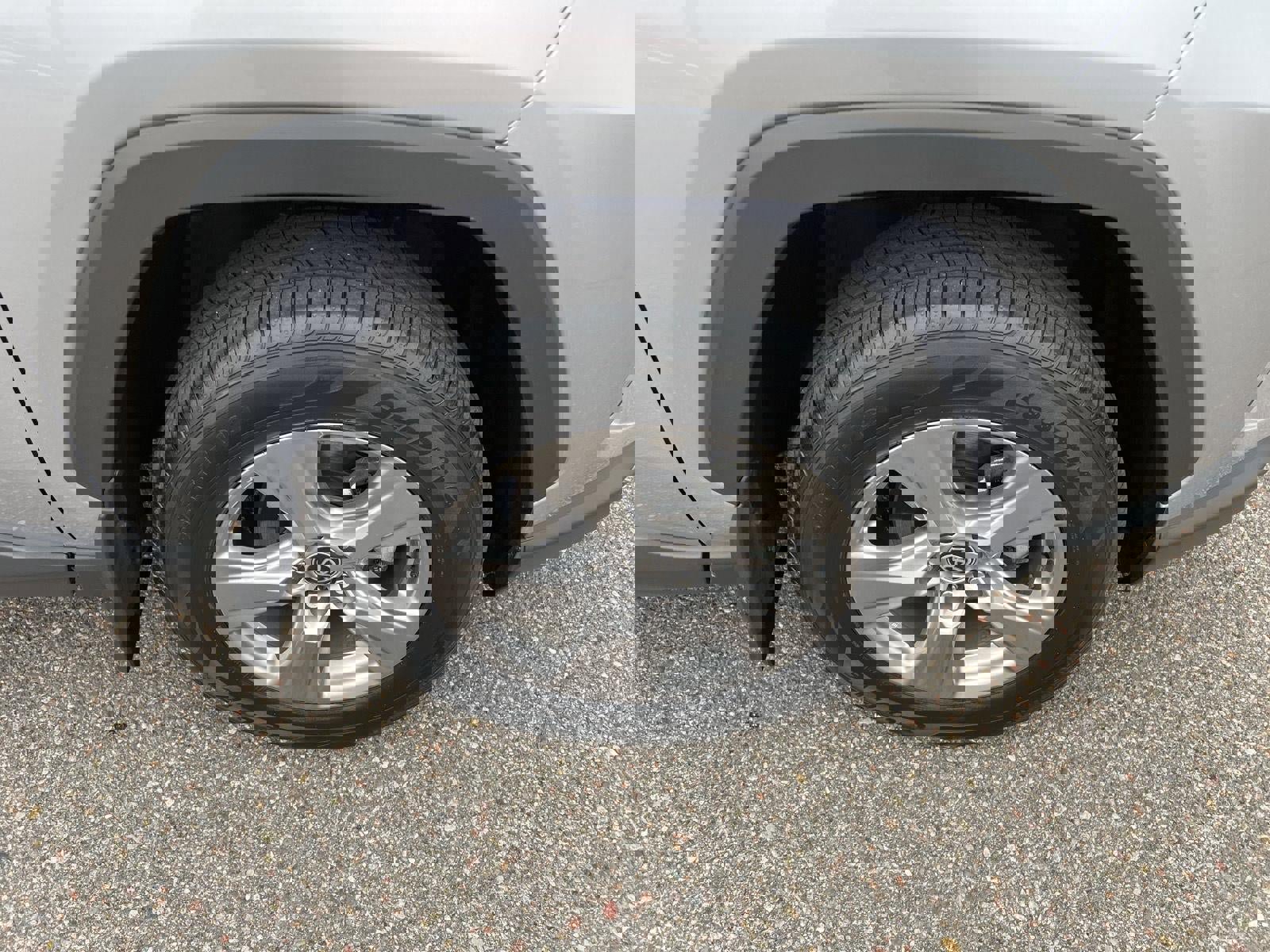 Used 2023 Toyota RAV4 XLE w/ Convenience Package image 6