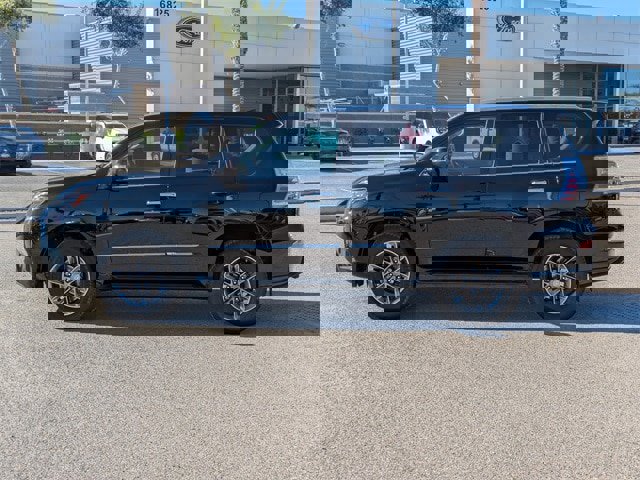 Used 2016 Lexus GX 460 w/ Premium Package image 3