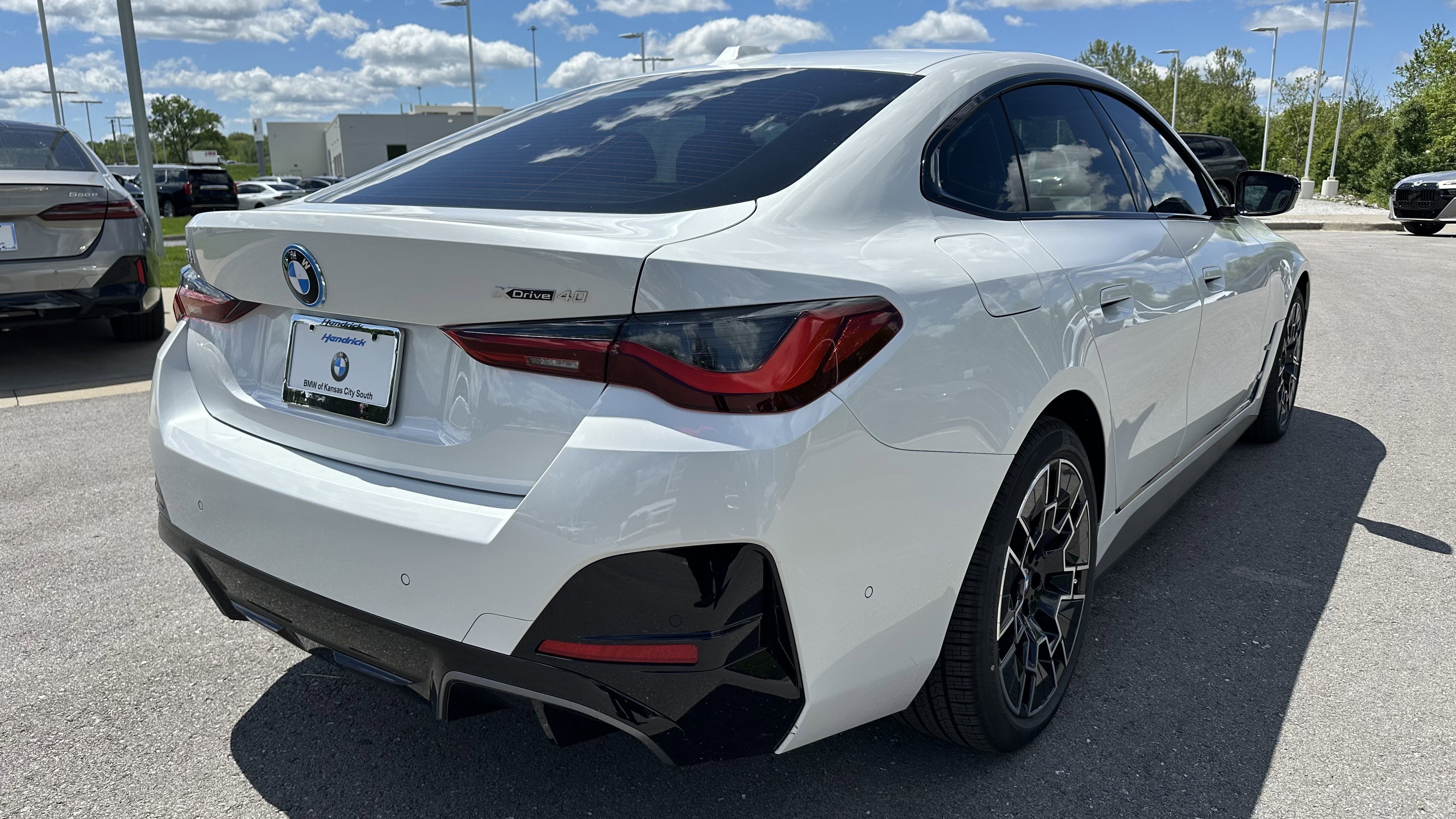 Used 2025 BMW i4 xDrive40i w/ M Sport Package AWD/4WD image 10