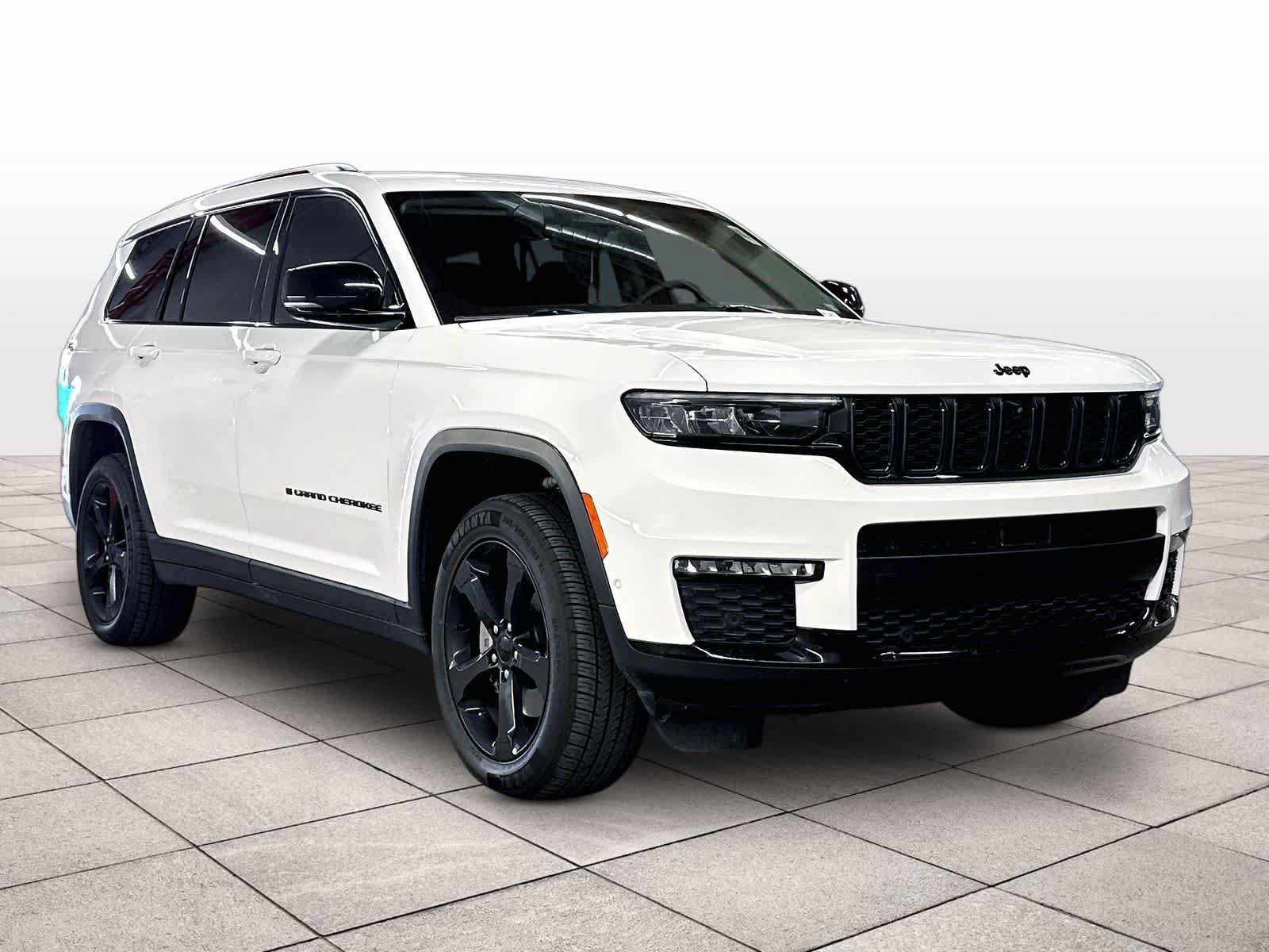 Used 2023 Jeep Grand Cherokee L Limited w/ Luxury Tech Group II AWD/4WD image 2